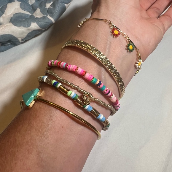 Victoria Emerson Colorful Beaded and Gold Bracelet Collection - Picture 8 of 9